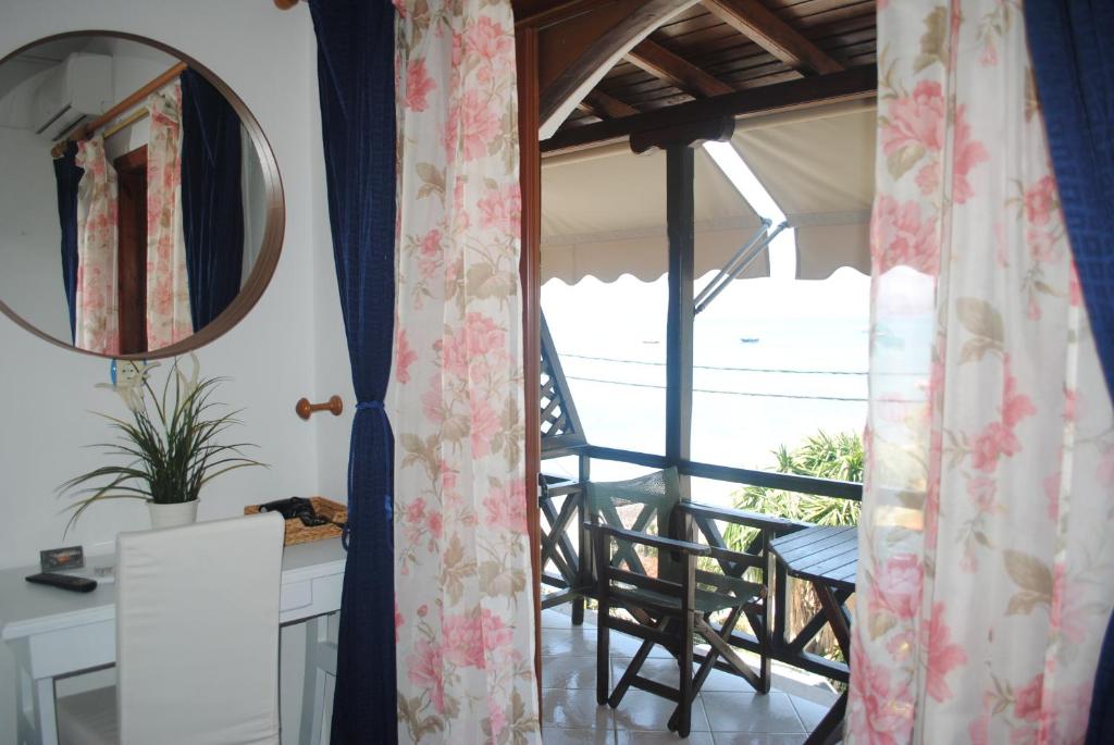 Fotografie z fotogalerie ubytování Pension Antonakis Ouranoupolis Greece v destinaci Ouranoupoli