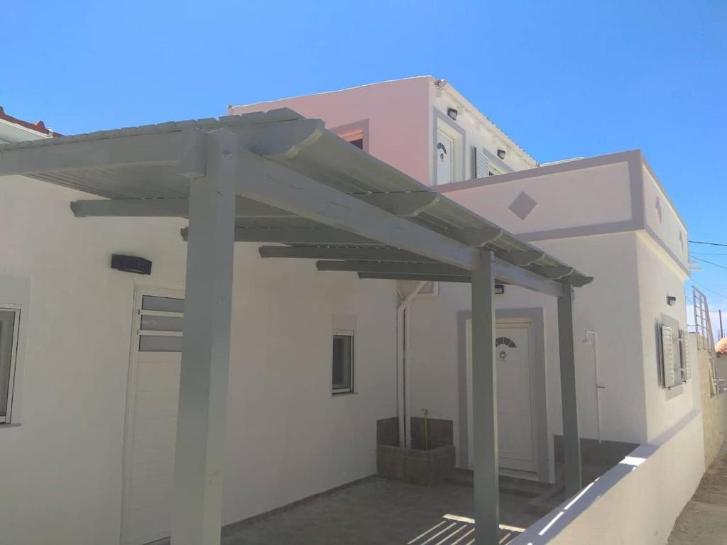 Kép Loft House by the Sea!! szállásáról Kapetanianában a galériában