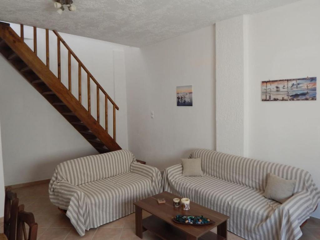 Kép Loft House by the Sea!! szállásáról Kapetanianában a galériában