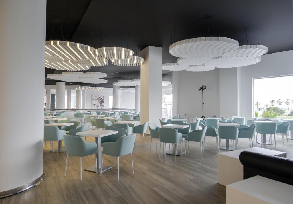 Reštaurácia alebo iné gastronomické zariadenie v ubytovaní Ibersol Torremolinos Beach