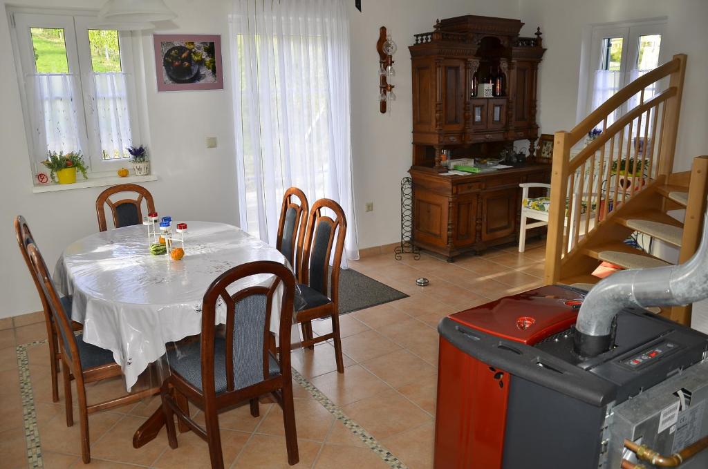 Kellerstöckl Prantner & Haus Wohlauf - Huis Met Drie Slaapkamers