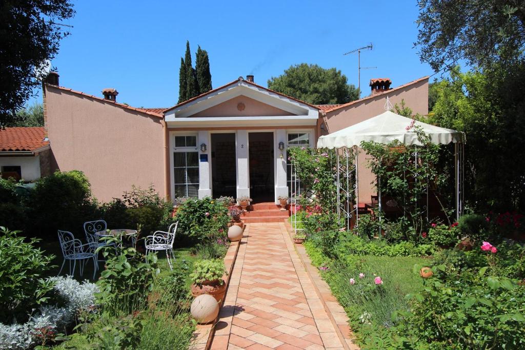 Zahrada ubytování Apartments Villa Lucu