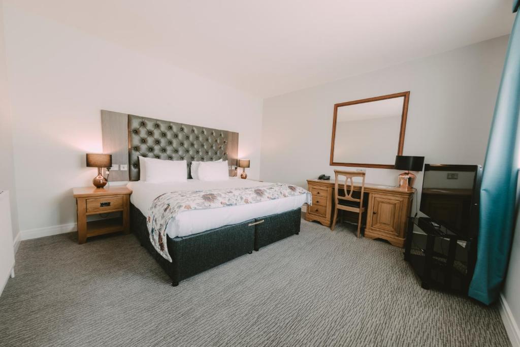 Cwrt Bleddyn Hotel & Spa - 
