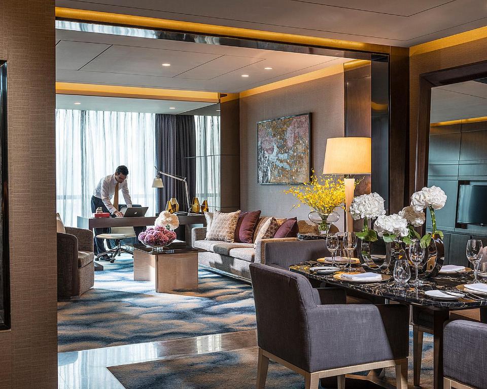 Posezení v ubytování Four Seasons Hotel Shenzhen