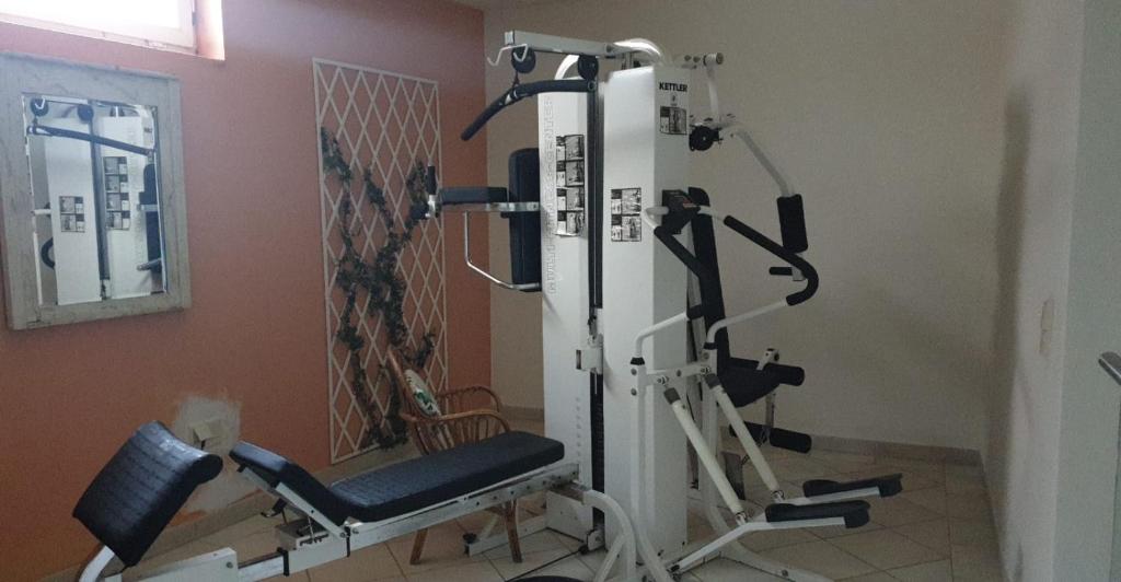 Fitness centrum a/nebo fitness zařízení v ubytování Hotel Garni Keil