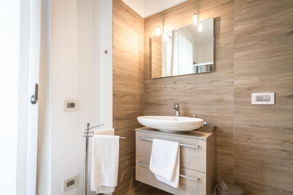 Lake Home Holiday - 17