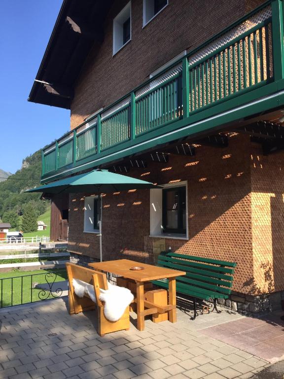 Balkón nebo terasa v ubytování Alpin Chalet Kern