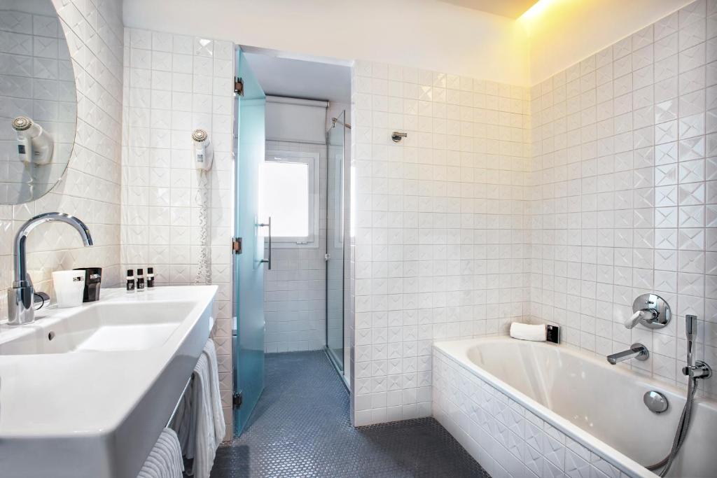 One Shot Prado 23 - Executive Double Or Twin Room