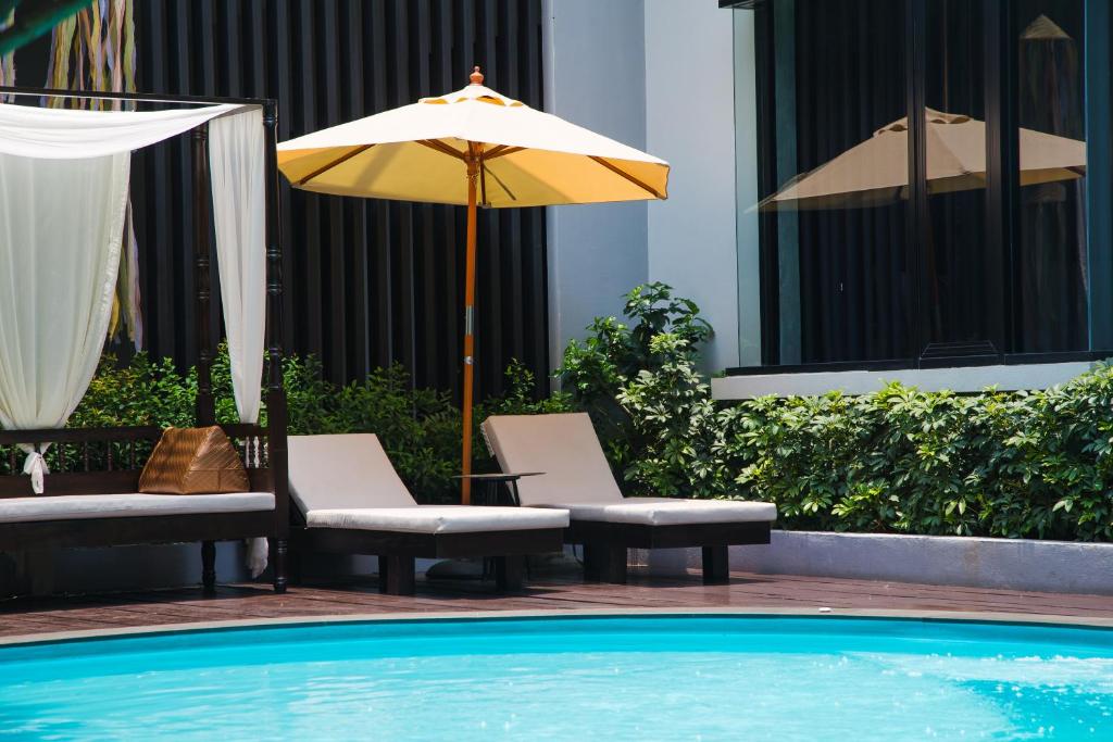 Bazén v ubytování NAI YA Hotel -SHA Extra Plus nebo v jeho okolí