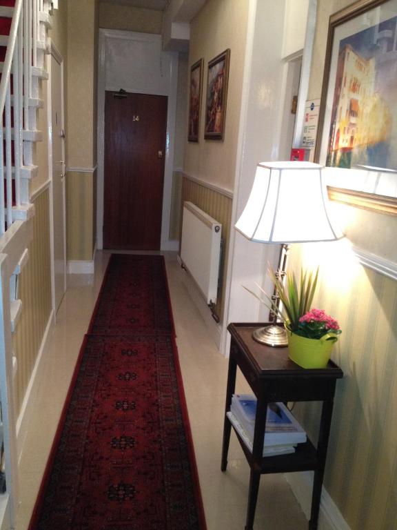 Avon Hotel - Resim 42