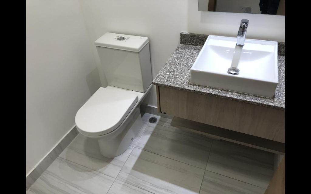1410 Habitación en Lujoso Departamento - Atelier - Sala De Reina De Lujo