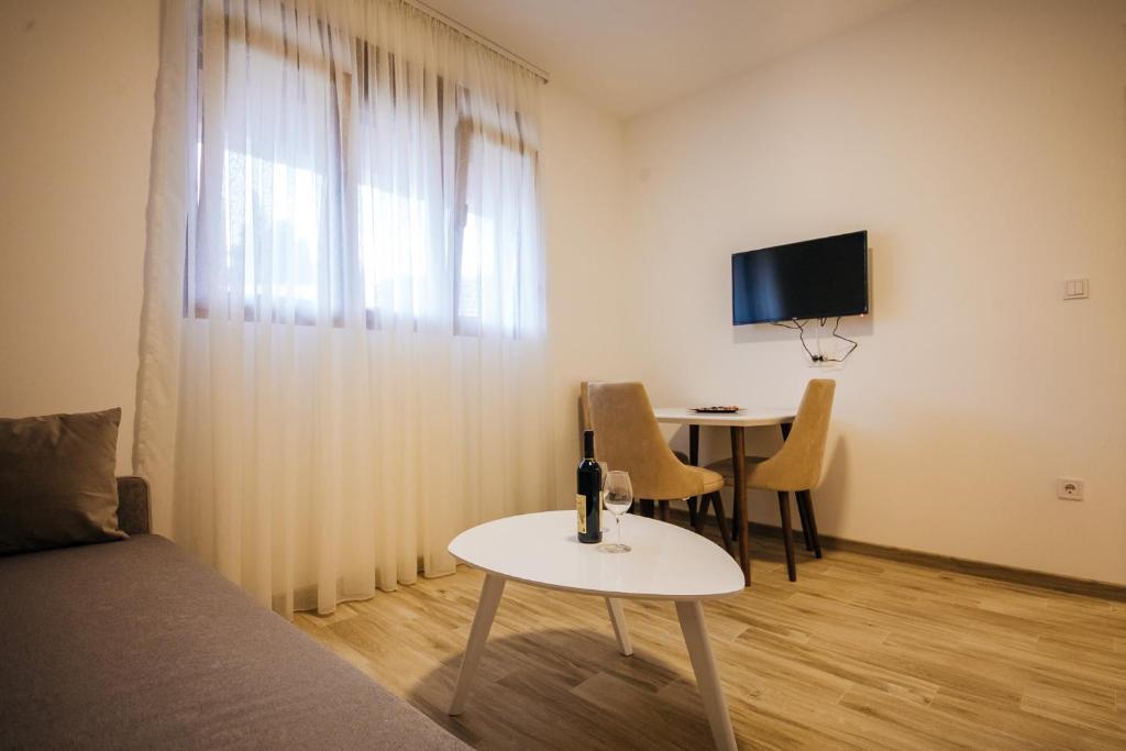 Apartments Vojislav - Apartment