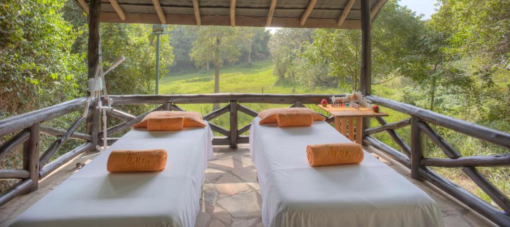 Rõdu või terrass majutusasutuses Sarova Mara Game Camp