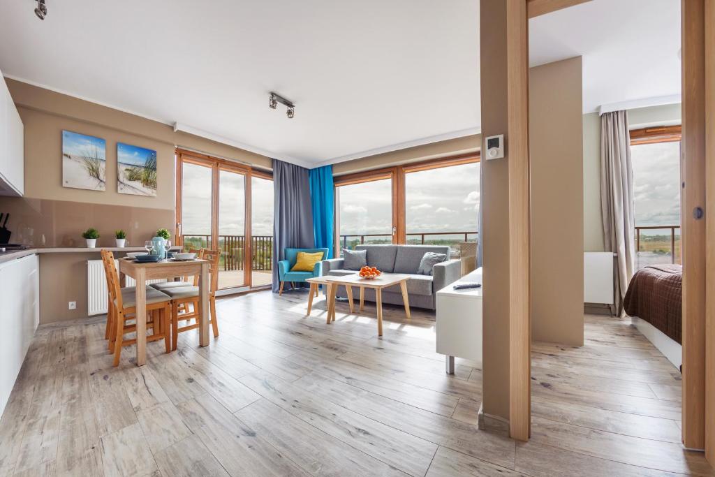Apartamenty Sun & Snow Kołobrzeg Resorts z basenem - Apartment With Balcony