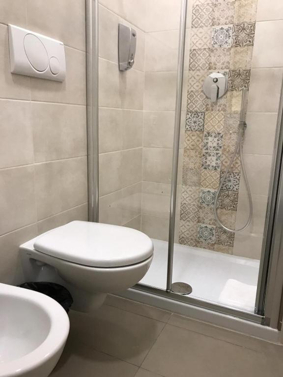 A bathroom at BorgoNove