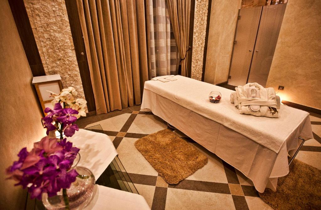 Fotografie z fotogalerie ubytování Multi Grand Pharaon Hotel v Jerevanu