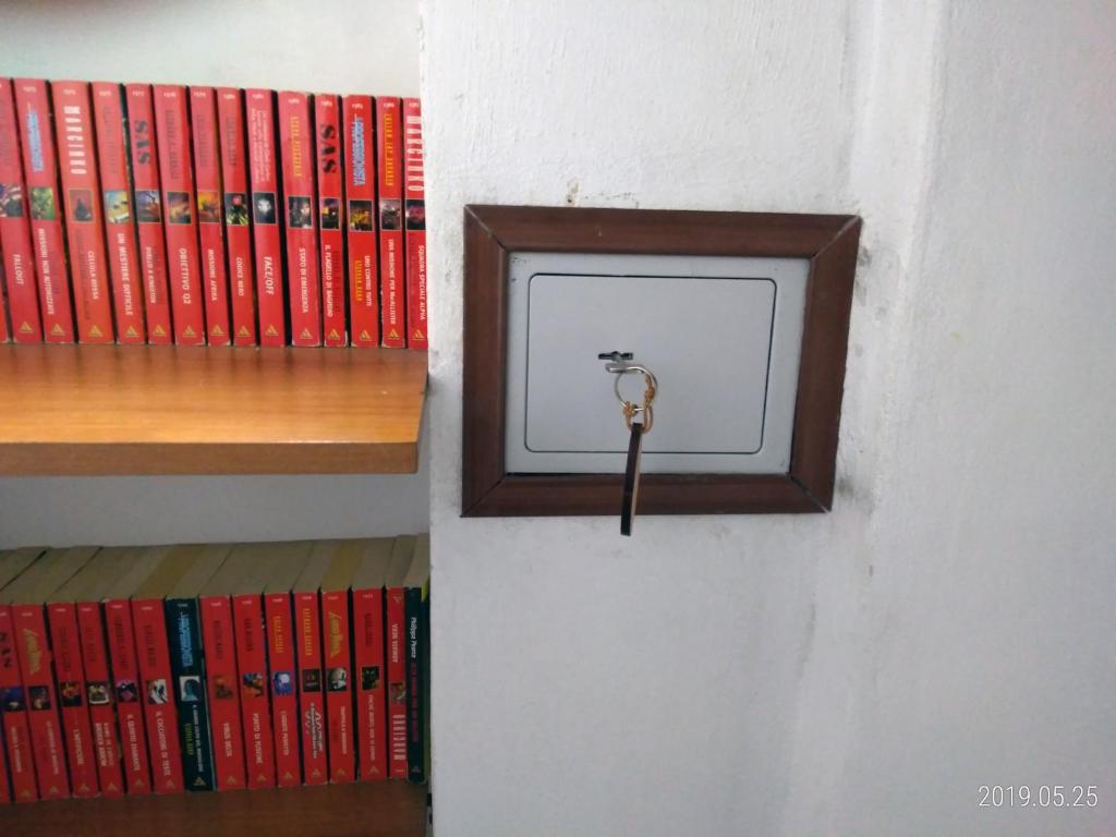 Knihovna v apartmánu