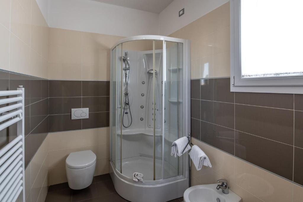 Koupelna v ubytování Hotel Mondial