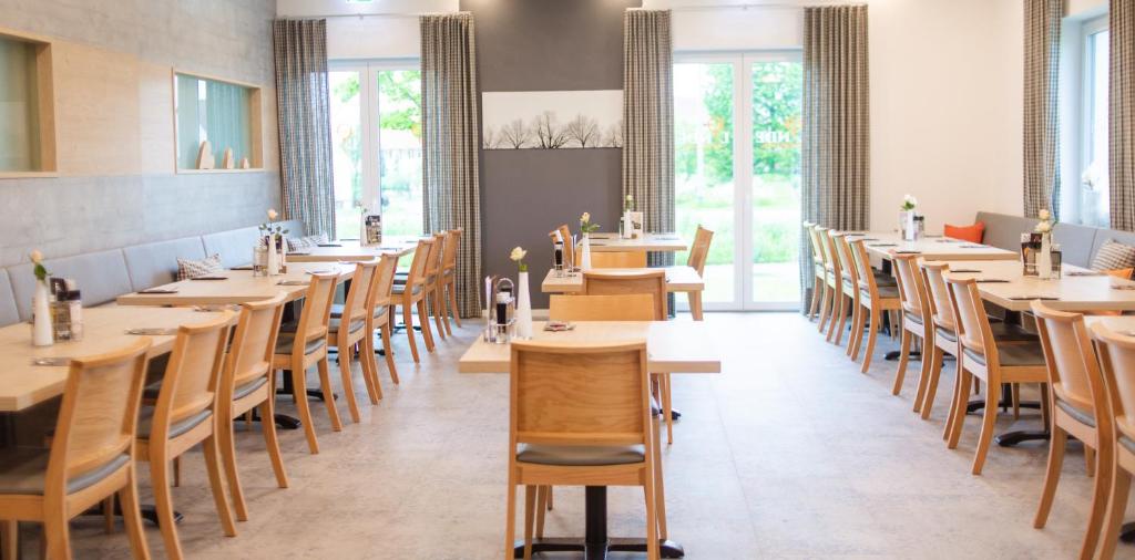 Restaurace v ubytování Gasthof Linde - Hotel Blum
