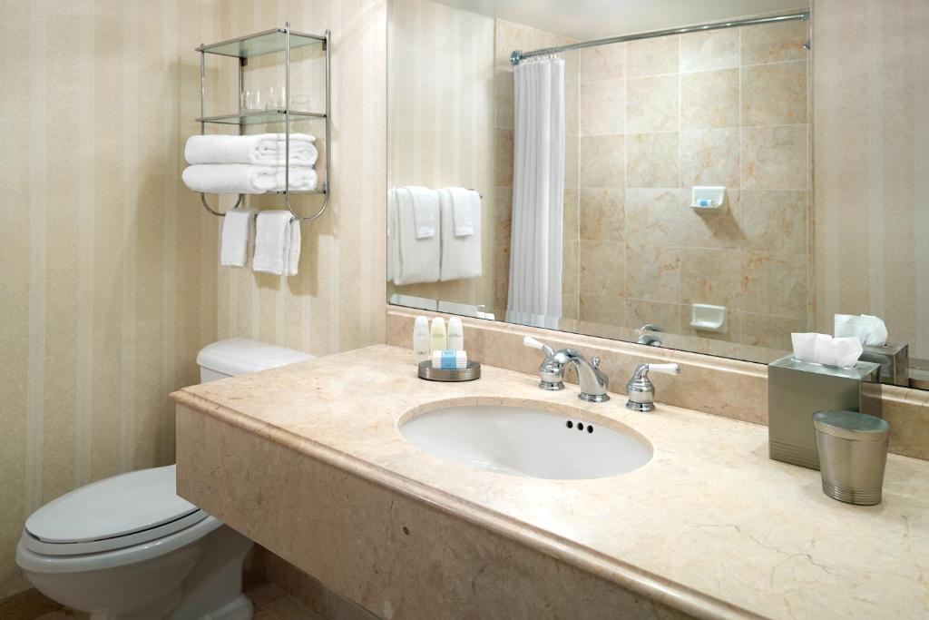 Omni Shoreham Hotel - Traditional Room With 2 Queen Beds