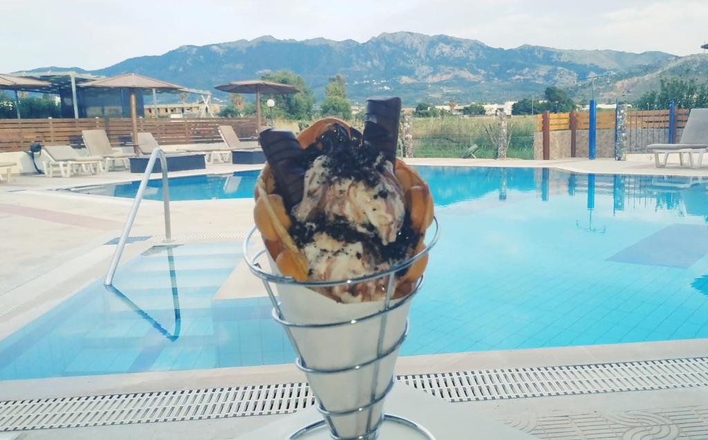 Nespecifikovaný výhled na hory nebo výhled na hory při pohledu z aparthotelu