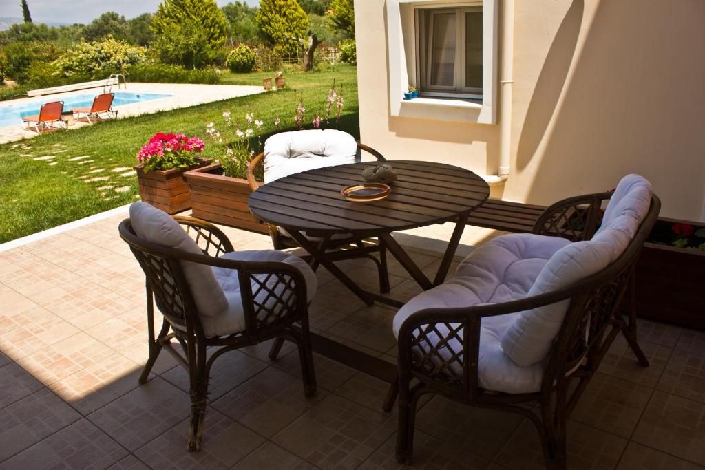 BRINA'S LUXURY APARTMENTS - Villa Con Vista Al Jardín
