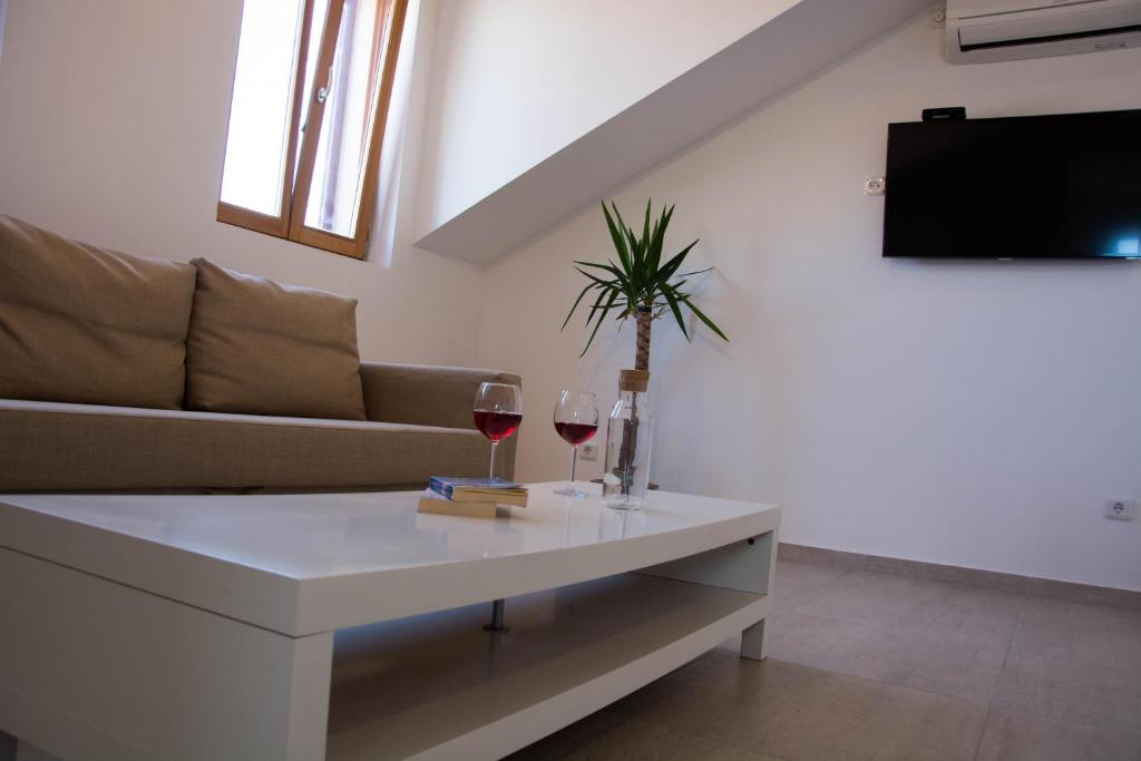 Televízia a/alebo spoločenská miestnosť v ubytovaní BUGA apartment in center of Mali Losinj