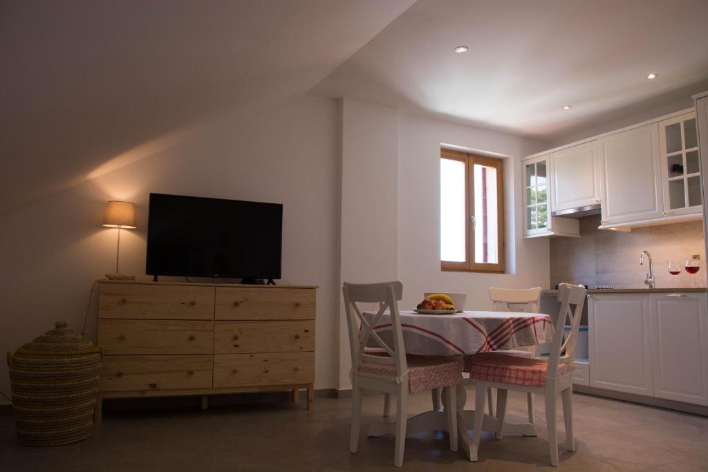 Kuchyňa alebo kuchynka v ubytovaní BUGA apartment in center of Mali Losinj