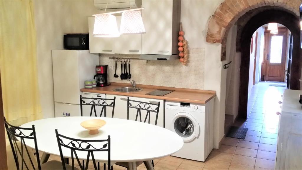 Kuchyňa alebo kuchynka v ubytovaní Authentic Mediterranean Apartment
