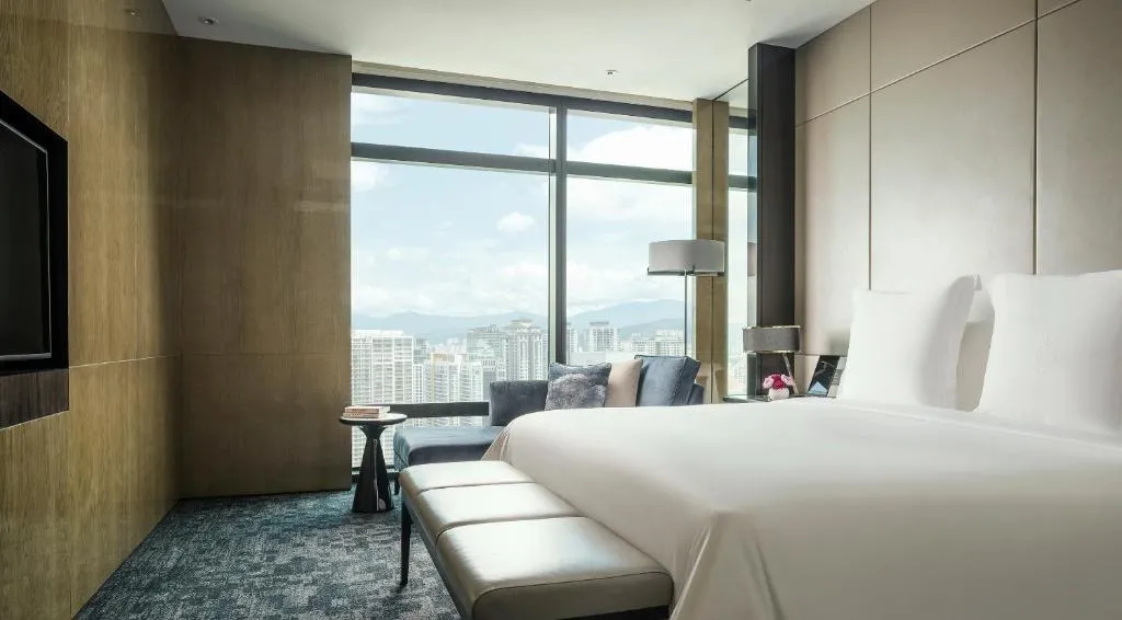 One-Bedroom Deluxe Apartment