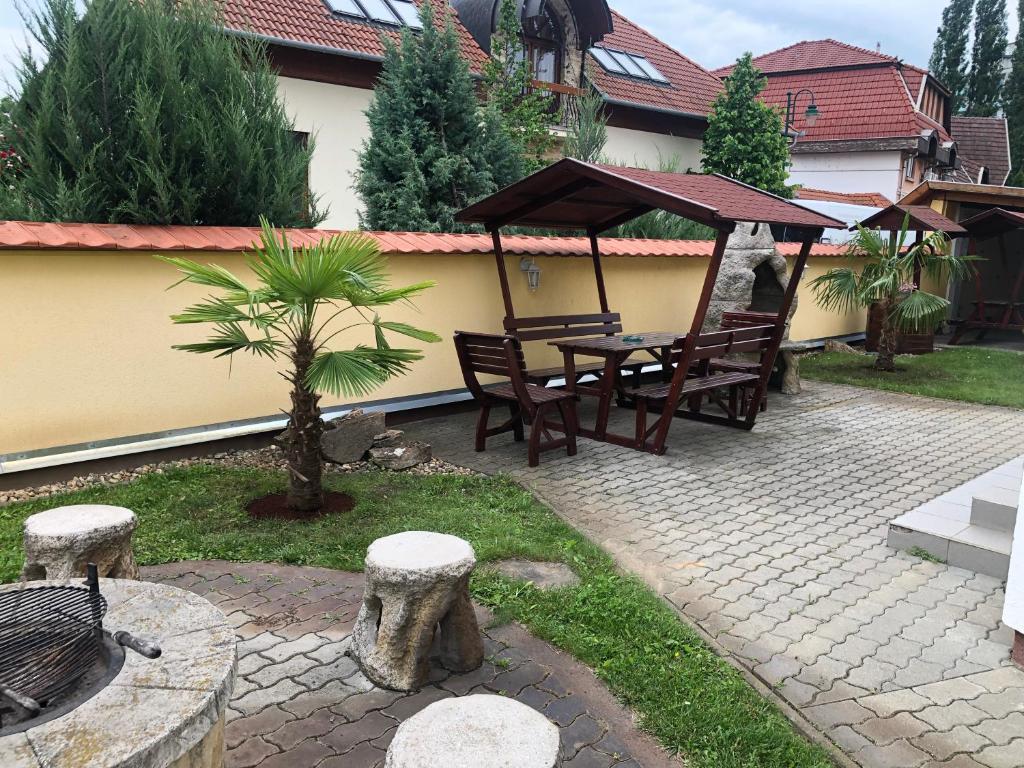 Zahrada ubytování Rubint Apartman