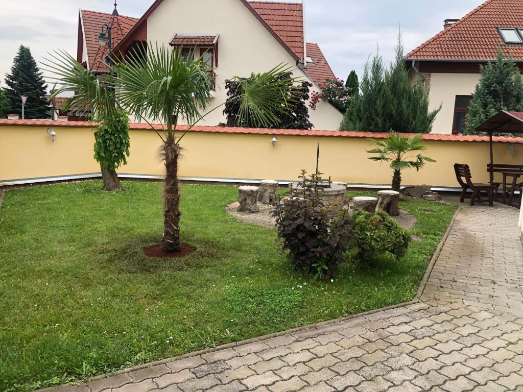 Zahrada ubytování Rubint Apartman