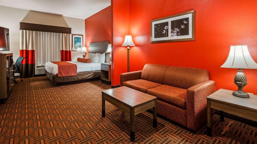Best Western PLUS Memorial Inn photo