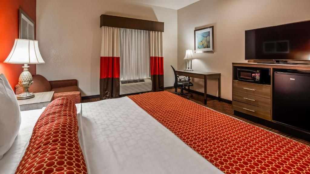 Best Western PLUS Memorial Inn photo
