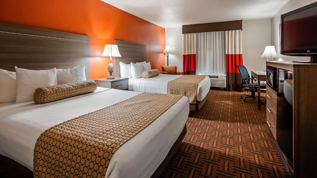 Best Western PLUS Memorial Inn photo