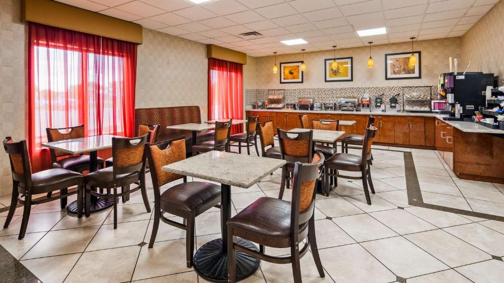 Best Western PLUS Memorial Inn photo