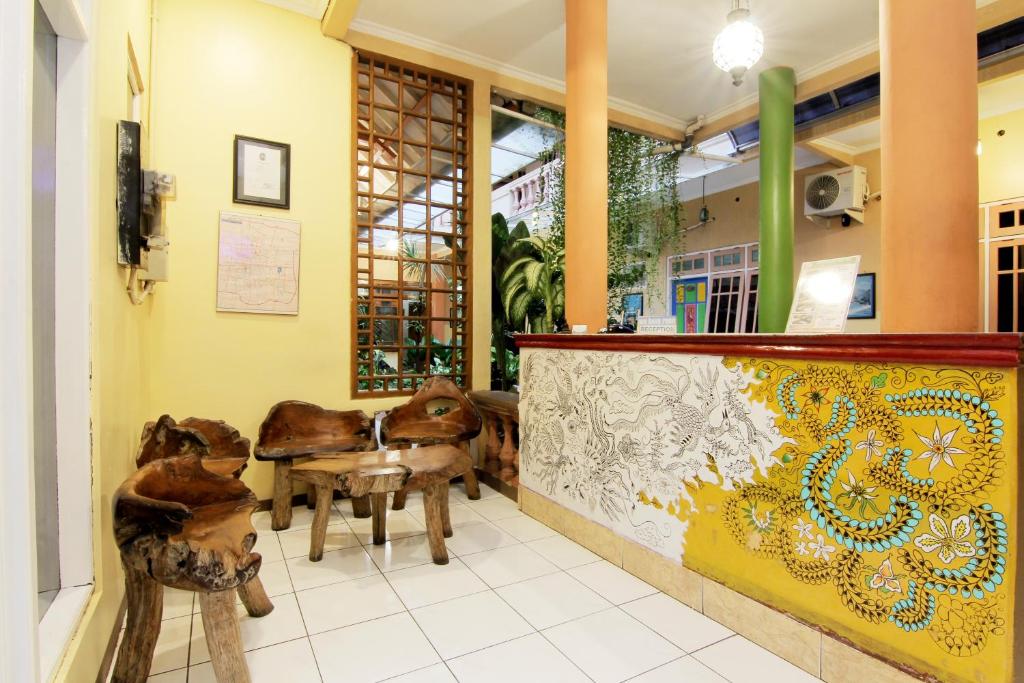 Posezení v ubytování Monica Hotel Yogyakarta