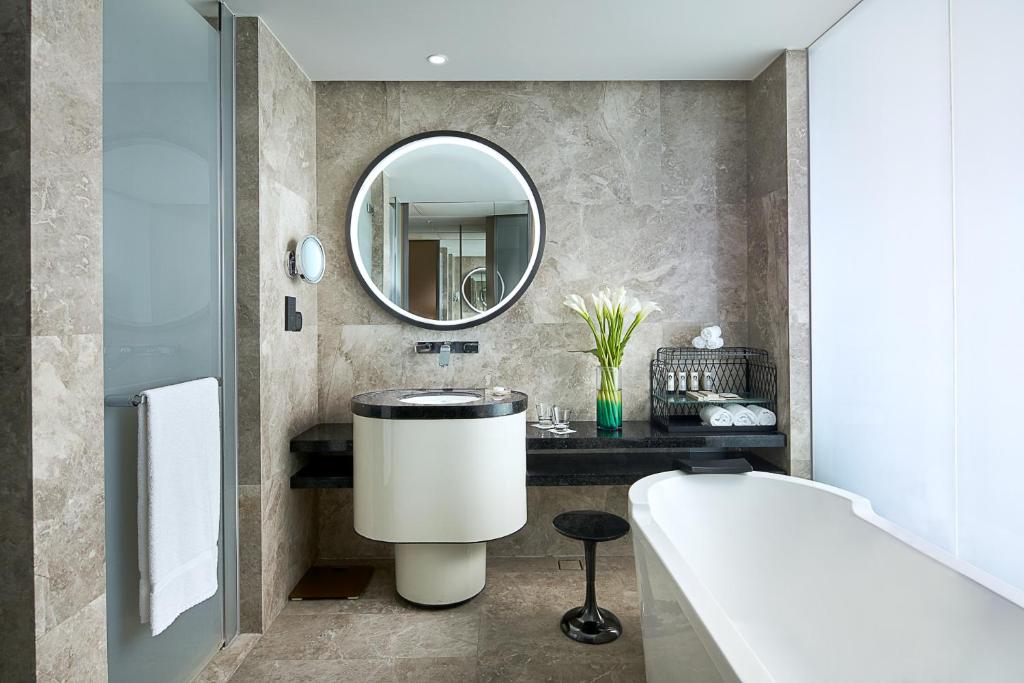 Sofitel Beijing Central - 第一轮豪华双室包含迷你酒吧