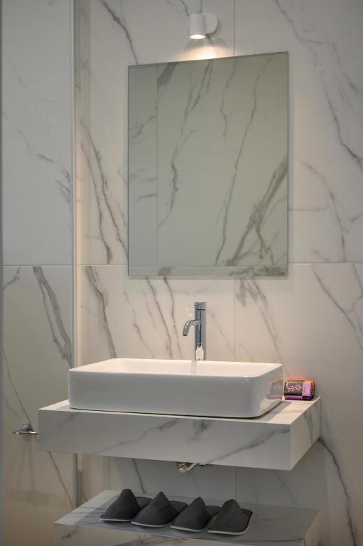 Aequor Luxury Rooms & Apartments - 13