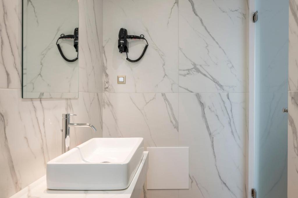 Aequor Luxury Rooms & Apartments - 10