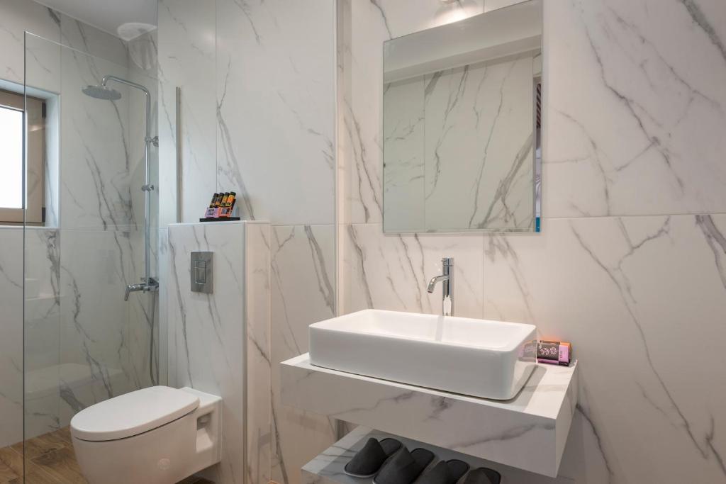 Aequor Luxury Rooms & Apartments - 12