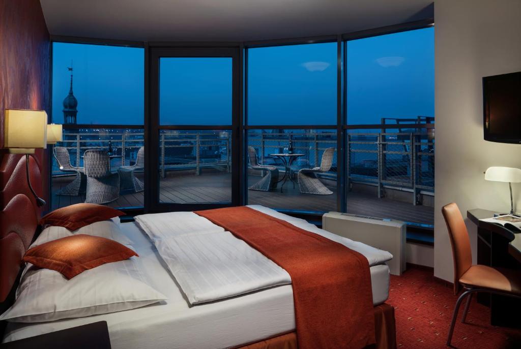Postel nebo postele na pokoji v ubytování Astoria Hotel