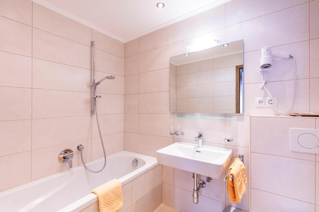 Łazienka w obiekcie Appartements Zirmhof