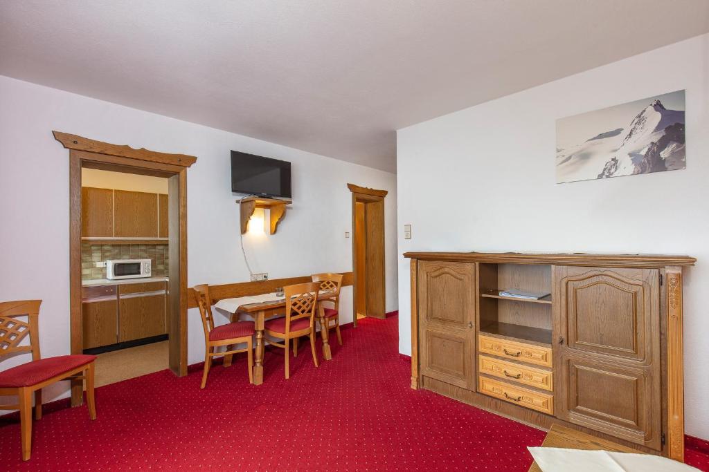 Kuchnia lub aneks kuchenny w obiekcie Appartements Zirmhof