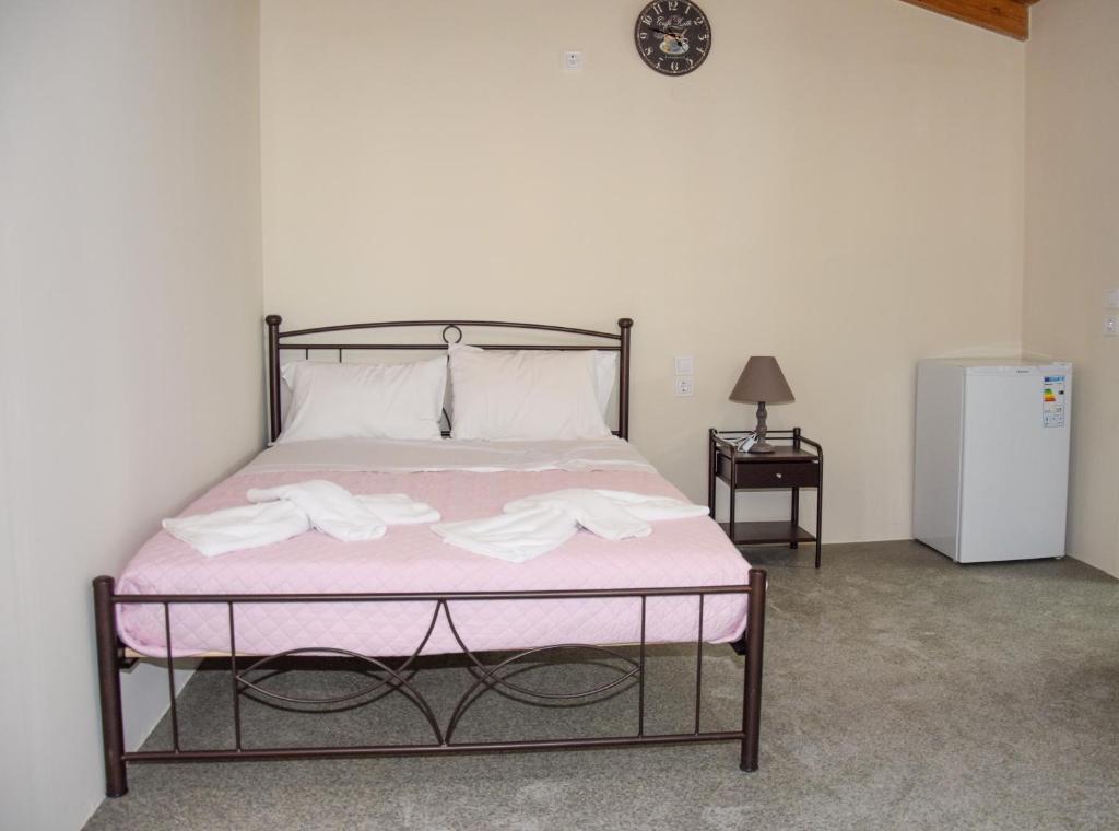 Postel nebo postele na pokoji v ubytování Camping Chania