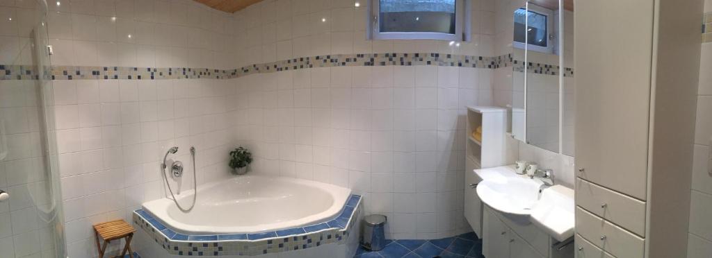 Kúpeľňa v ubytovaní Garten Apartment Diwoky