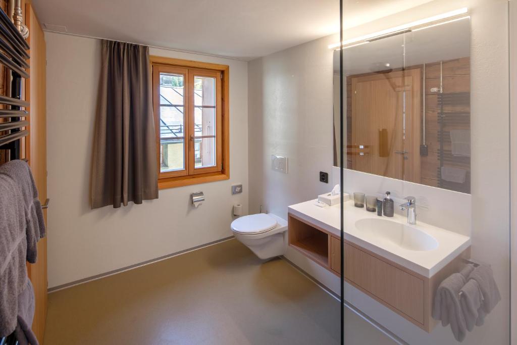 Koupelna v ubytování Hotel Nest- und Bietschhorn