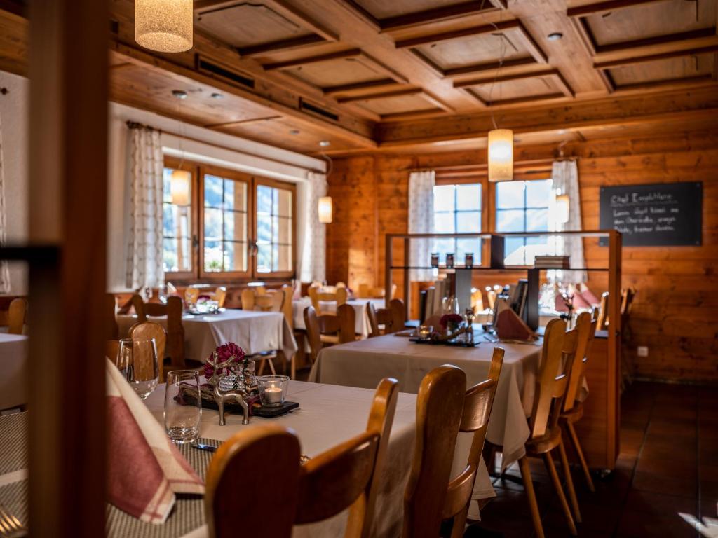 Restaurace v ubytování Hotel Nest- und Bietschhorn