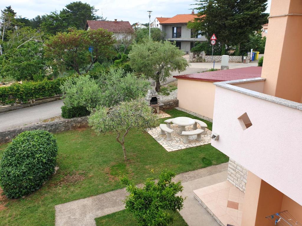 Zahrada ubytování Apartments Elvira
