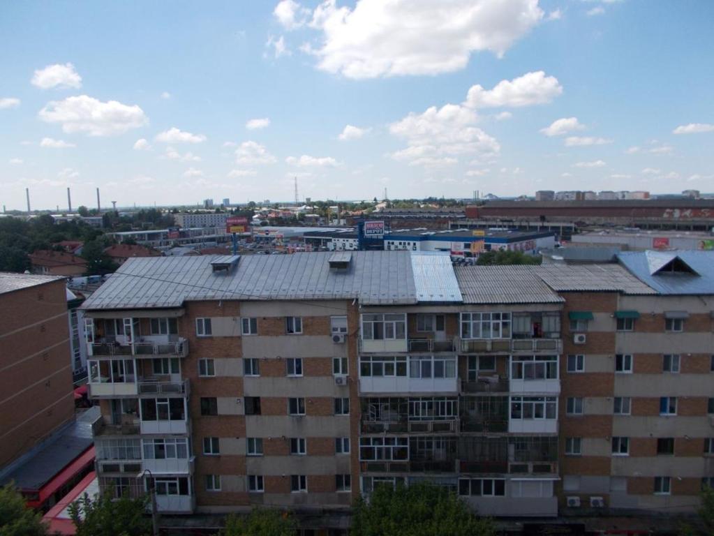 Apartament Sarra في تارغوفيست: منظر المدينة من المبنى